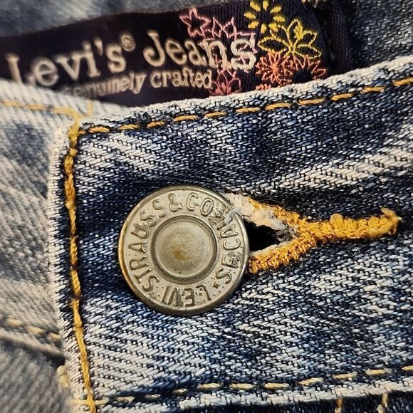 LEVI'S JEANS Junior's Denim Cotton Distressed Short Shorts Size 7 - Picture 2 of 10